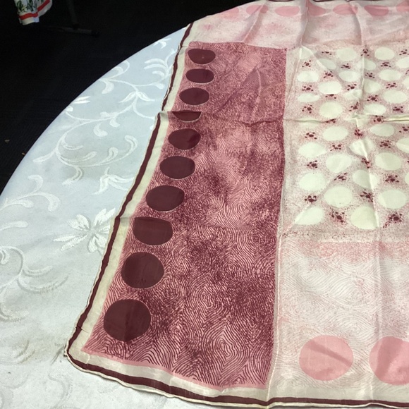 Silk scarf, vintage burgundy and pinks 30 x 30 - Picture 5 of 8